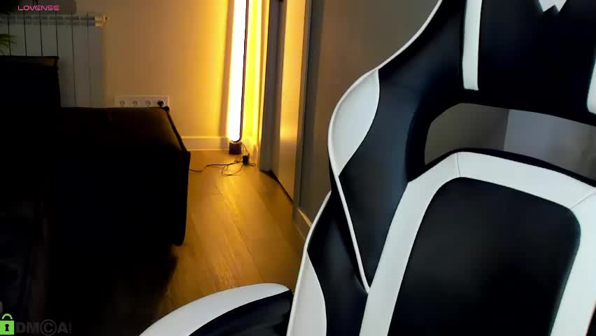 leslie_scottt Adult Chat May 14, 2026