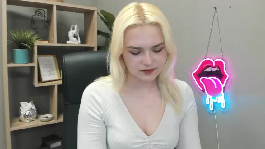 lilysweetxo Adult Chat May 14, 2026
