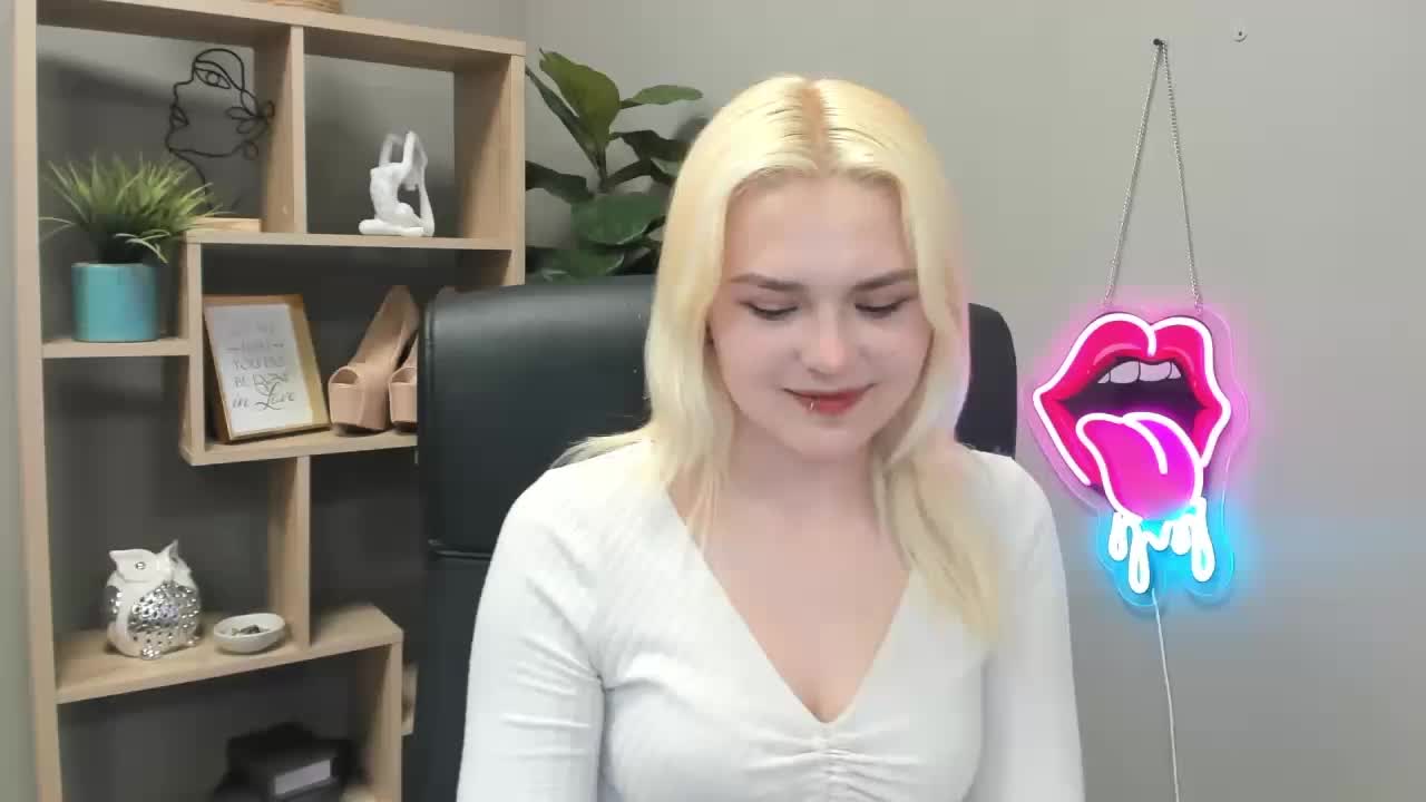 SweetLilyxo Adult Chat May 14, 2026