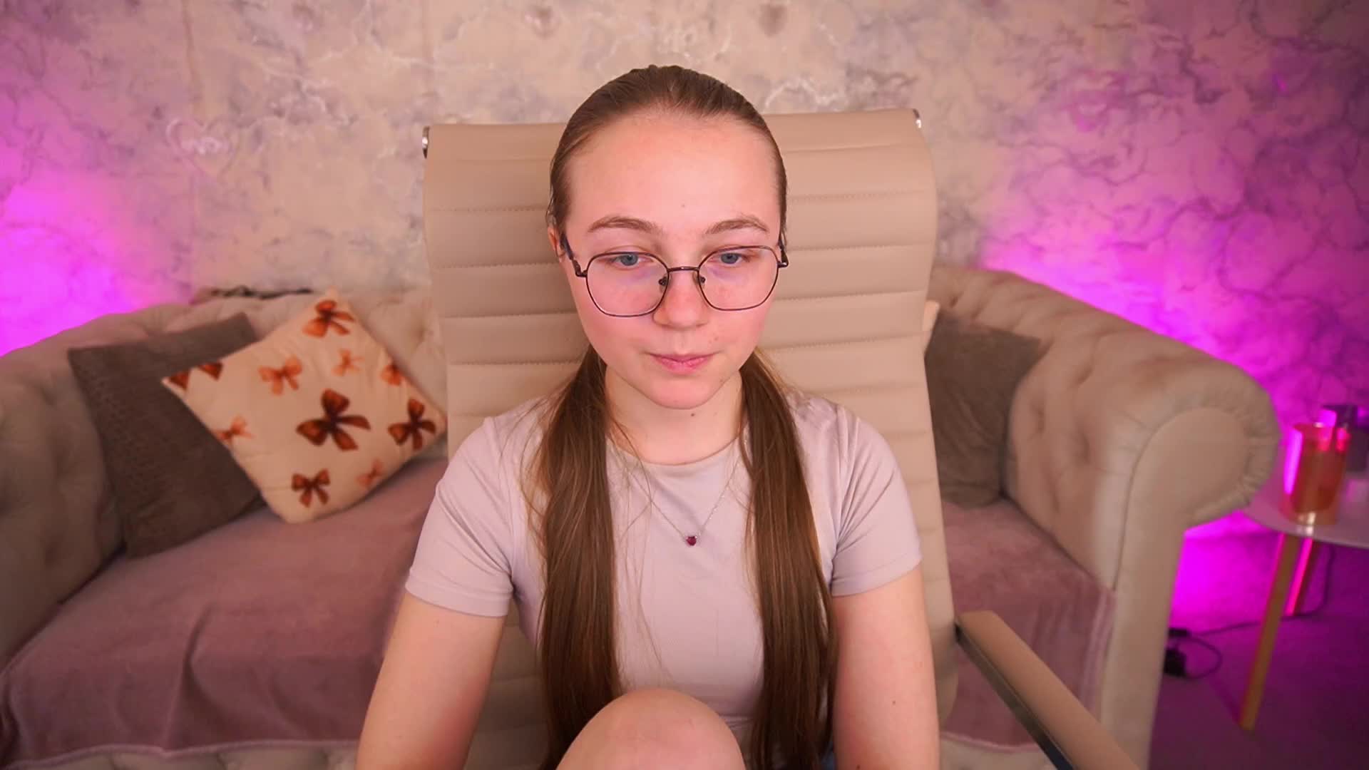 ArrinaWairr Adult Chat May 15, 2026