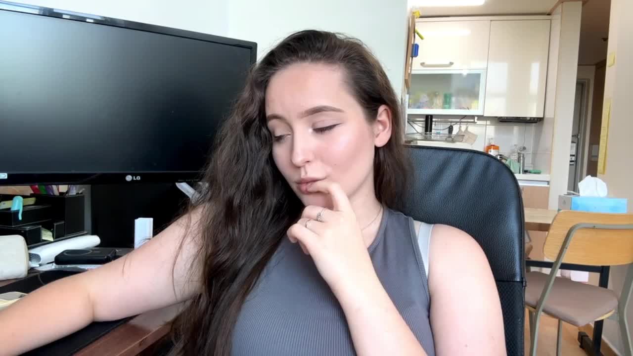 EmillyCarte Adult Chat May 15, 2026