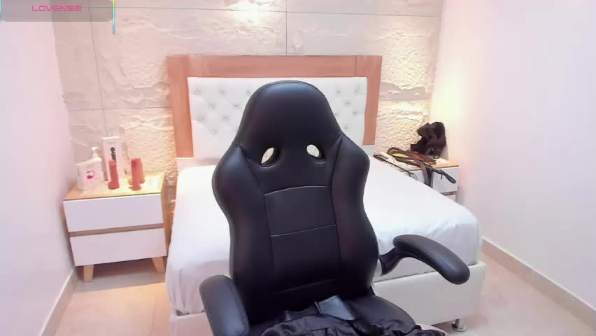 roxi_moon1 Adult Chat May 16, 2026