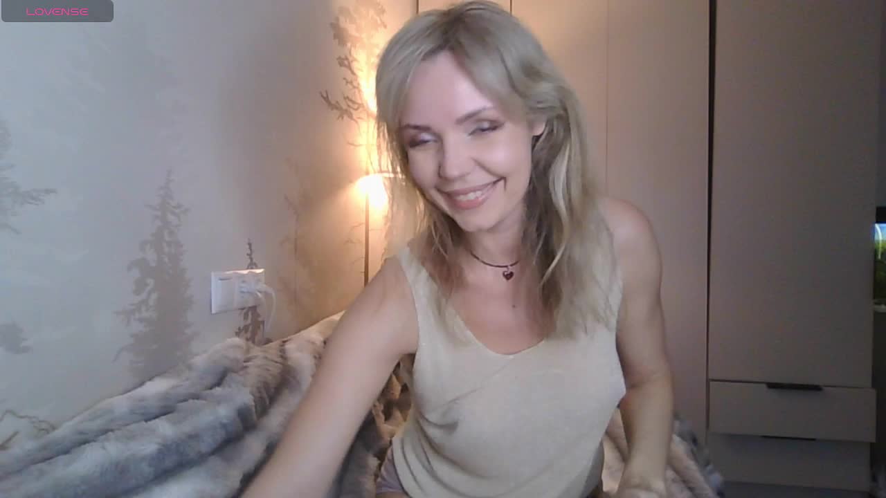 Red_Rose_98 Adult Chat May 17, 2026