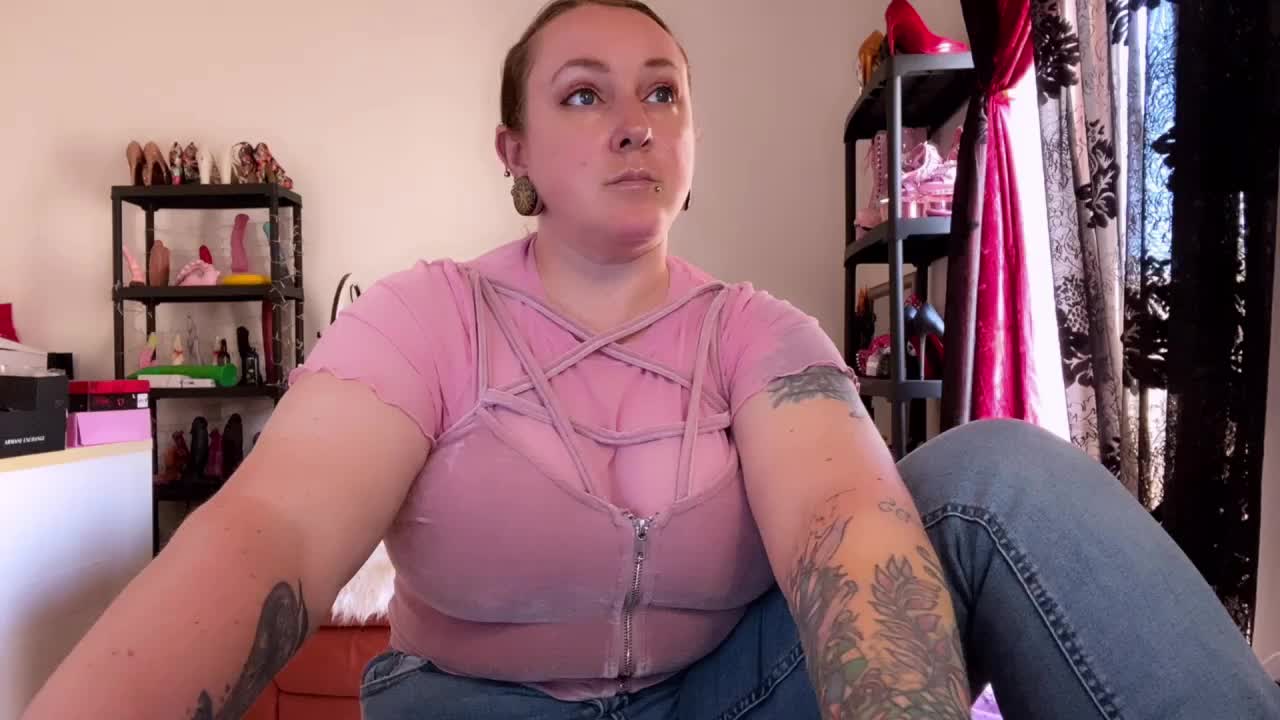 NylonQueen Adult Chat May 17, 2026