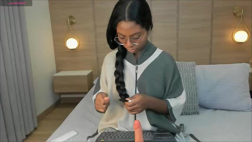 nicoll_ruiz_ Adult Chat May 17, 2026