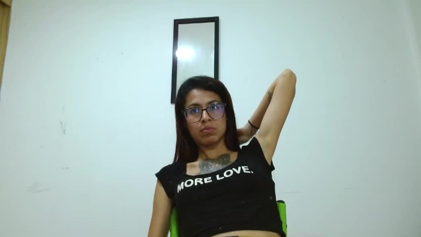 emily_loperaa Adult Chat May 17, 2026