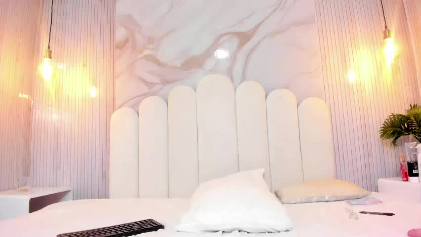evaa_honey Adult Chat May 17, 2026