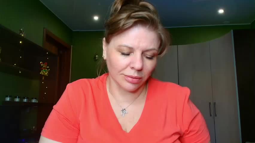leona_tracie Adult Chat May 17, 2026