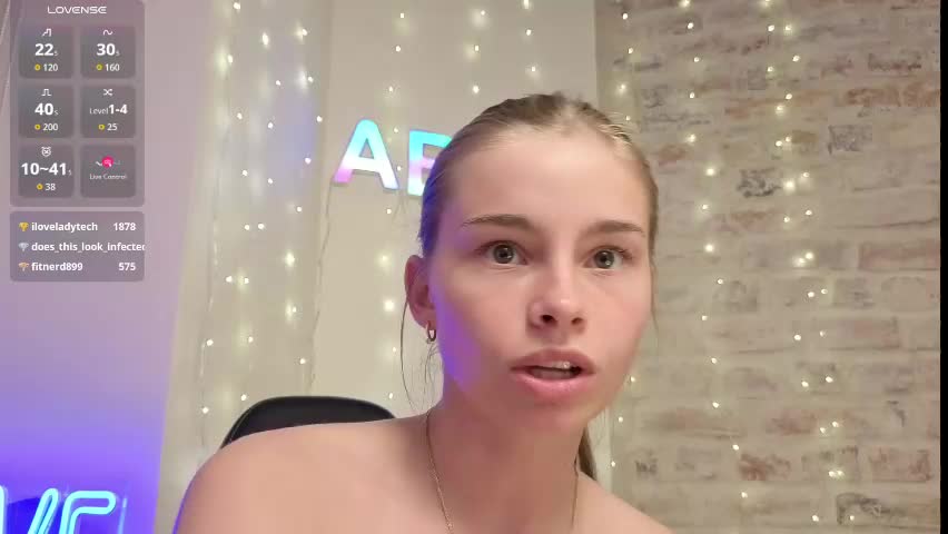 roxxxie_reid Adult Chat May 17, 2026