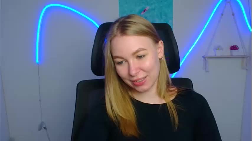 emilia_ilia Adult Chat May 17, 2026