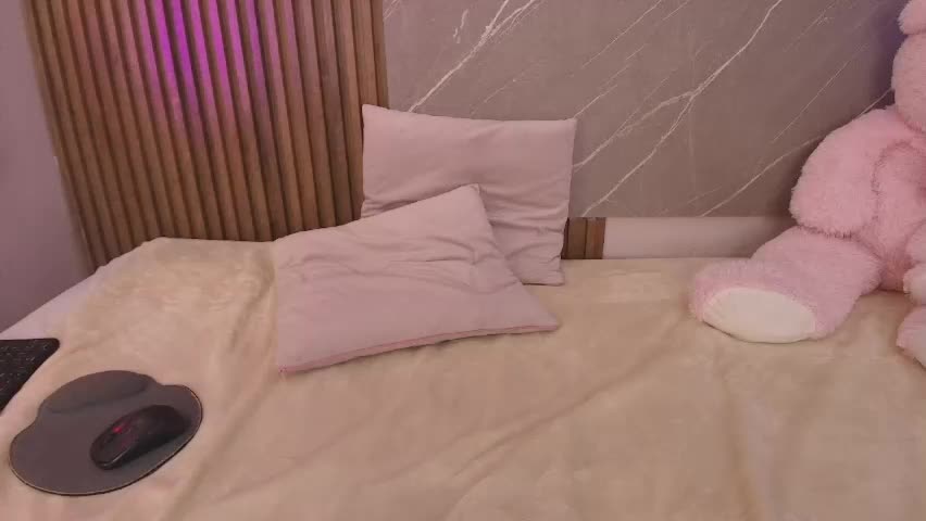 biancaa__18 Adult Chat May 18, 2026