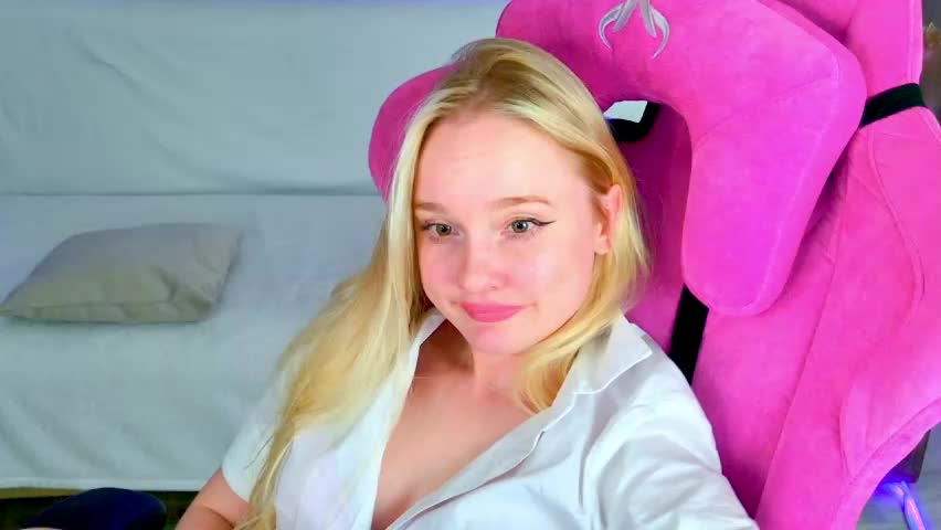 shawty_mia Adult Chat May 18, 2026