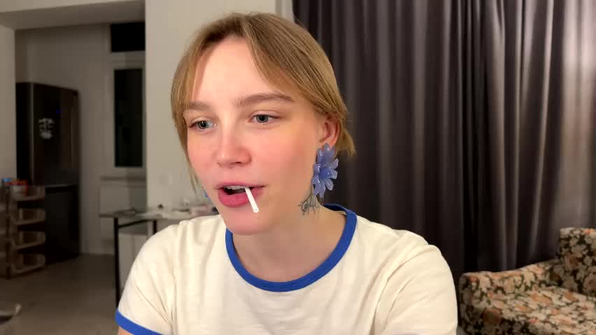 lolaatatee Adult Chat May 18, 2026