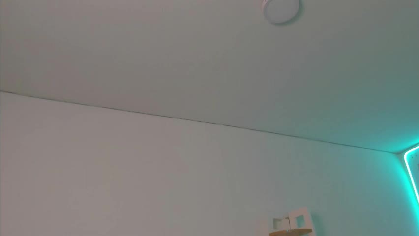sara_red_x Adult Chat May 18, 2026