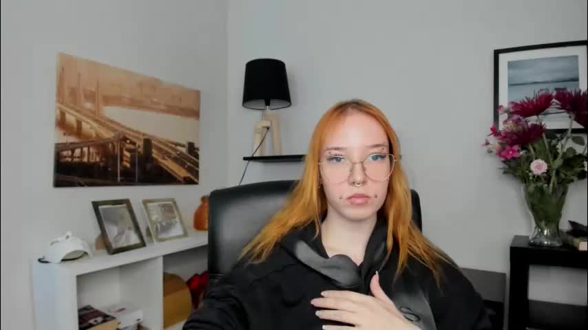 foxsonya Adult Chat May 18, 2026