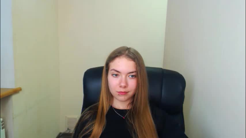 zoey_deuttch Adult Chat May 18, 2026