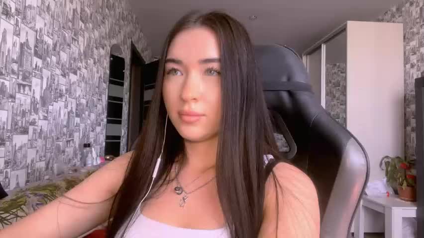 emmalinefairclough Adult Chat May 18, 2026
