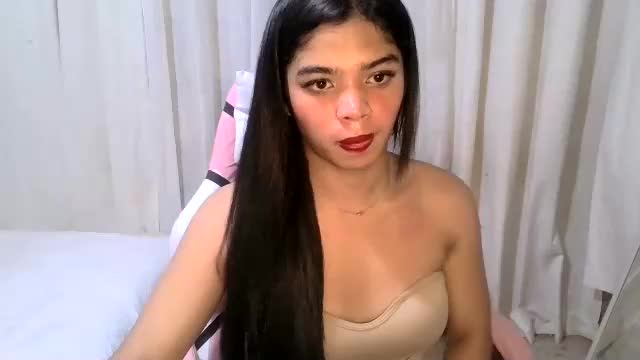 gorgeouspinay_gwen Adult Chat May 18, 2026