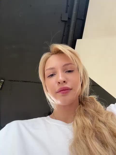 Cristi-Candy Adult Chat May 19, 2026