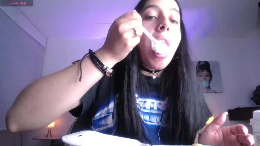 melanny_petite Adult Chat May 18, 2026