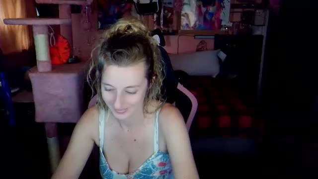 yoursecretgirlfriend963 Adult Chat May 19, 2026