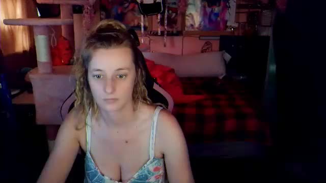yoursecretgirlfriend963 Adult Chat May 19, 2026
