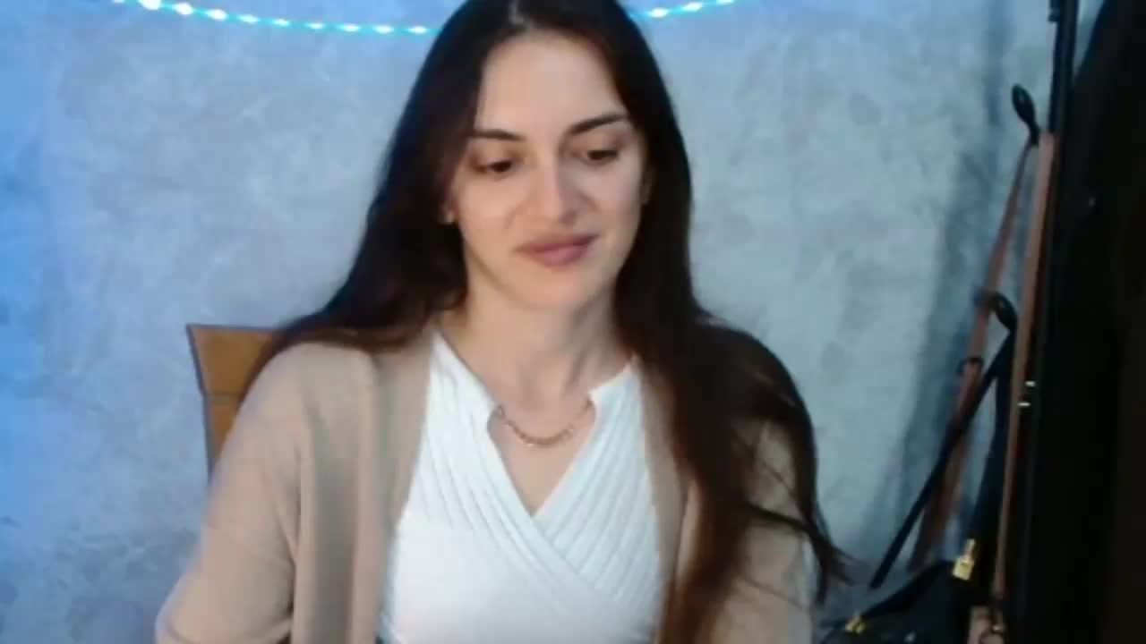 FlirtyRoxi Adult Chat May 19, 2026