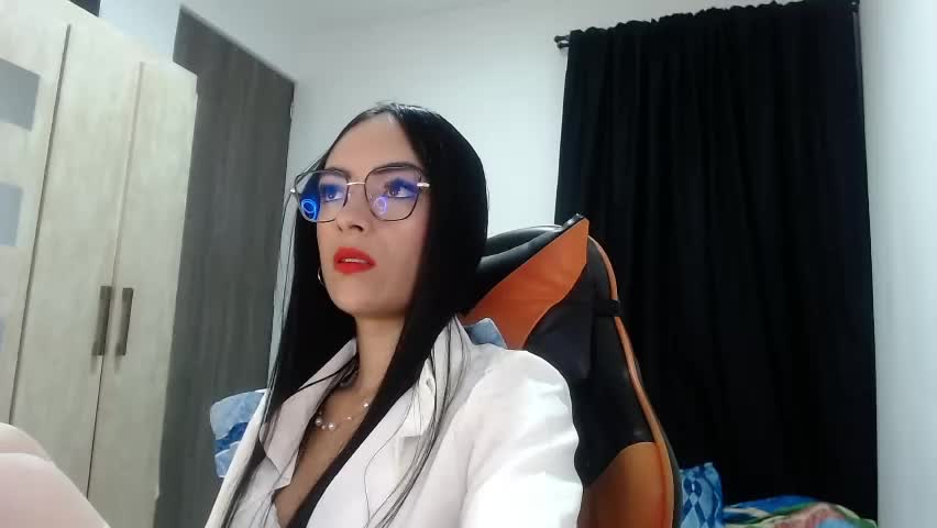 isabella_piercee Adult Chat May 20, 2026