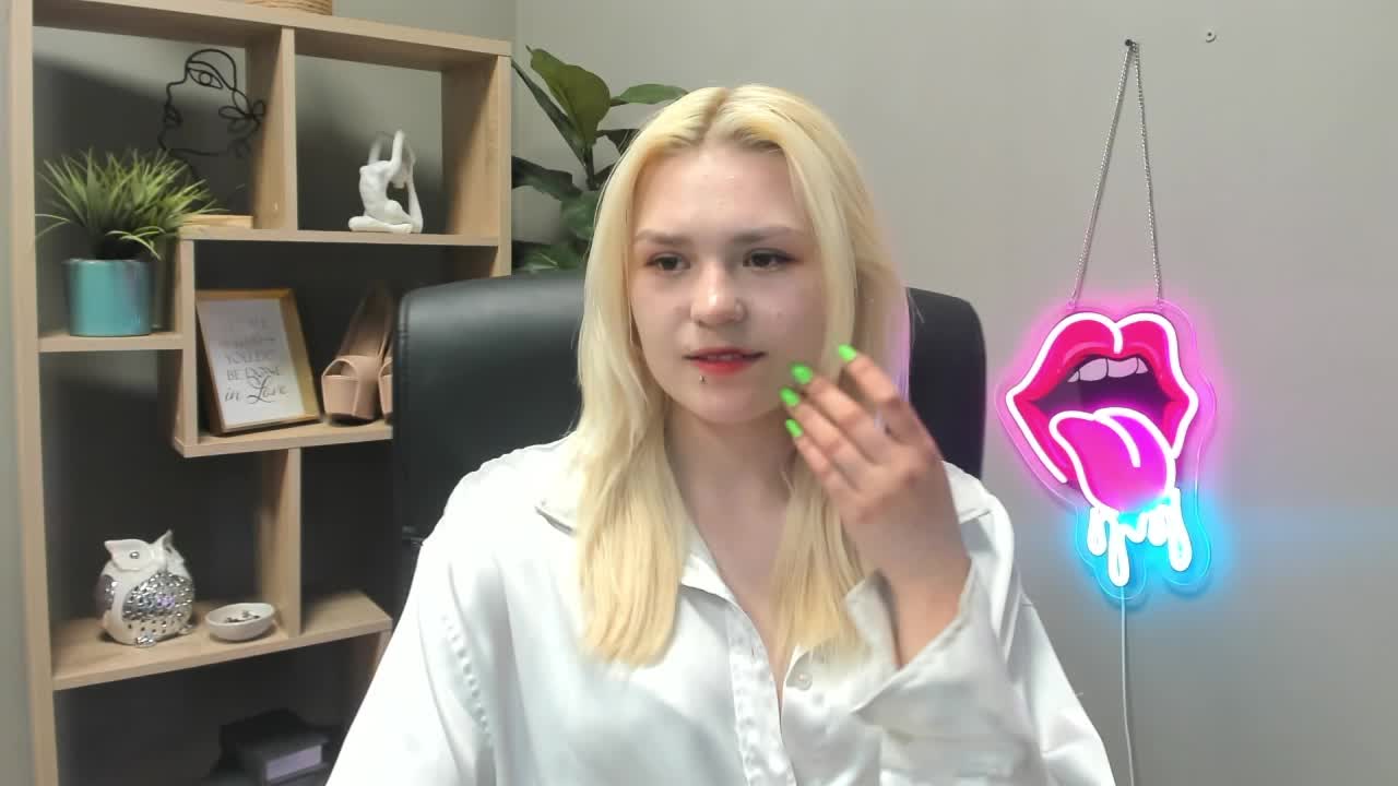 SweetLilyxo Adult Chat May 20, 2026