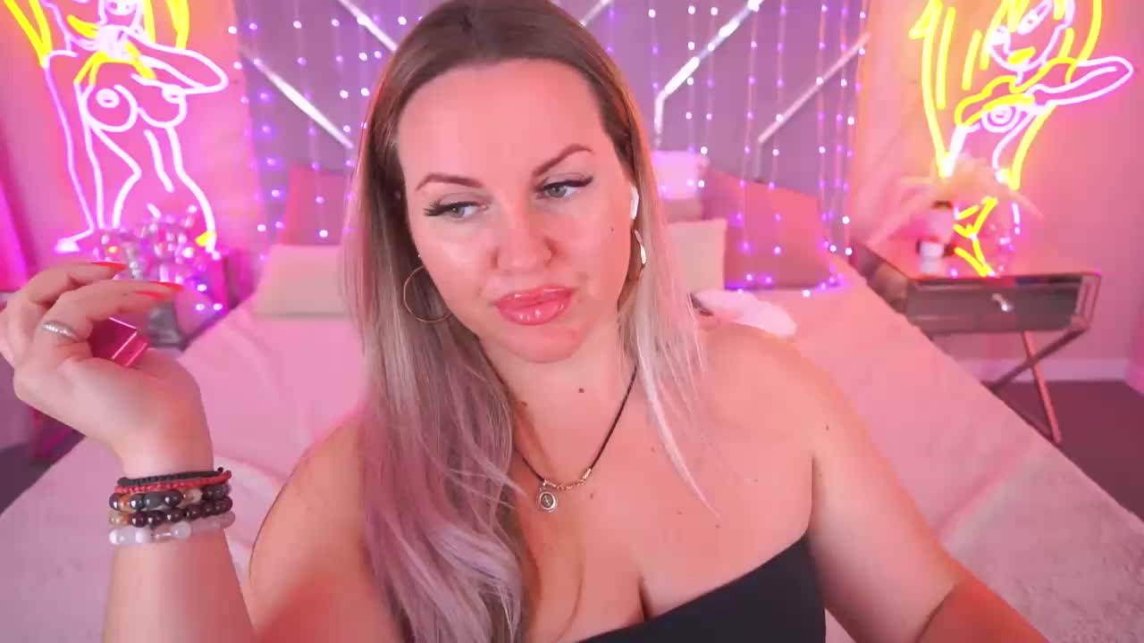 KiraCandyS Adult Chat May 19, 2026
