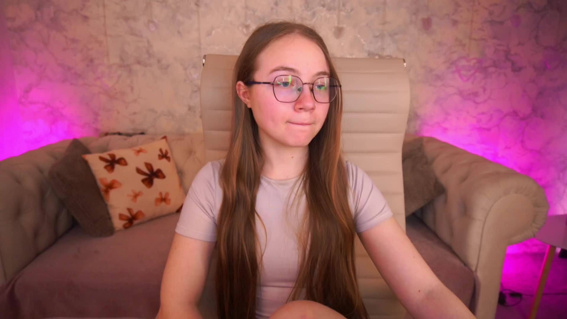 ArrinaWairr Adult Chat May 19, 2026