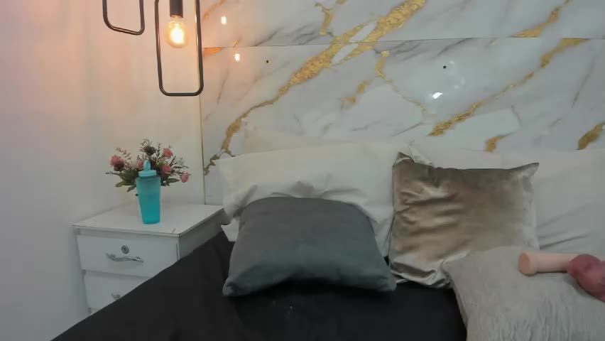zoe_ross1 Adult Chat May 20, 2026