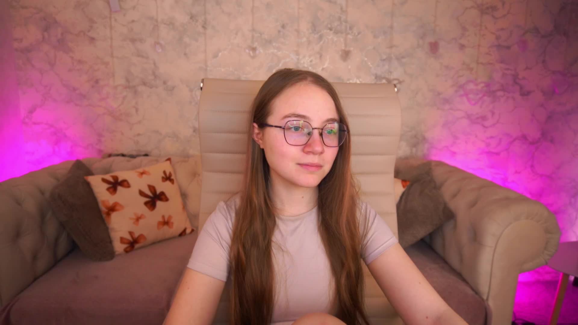 ArrinaWairr Adult Chat May 19, 2026