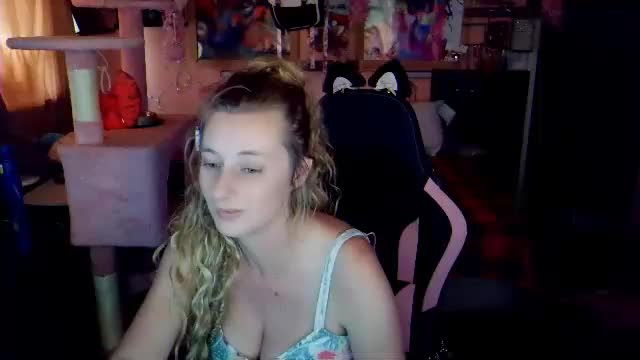 yoursecretgirlfriend963 Adult Chat May 19, 2026