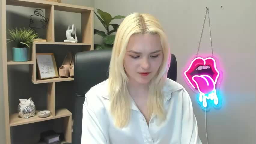 lilysweetxo Adult Chat May 20, 2026