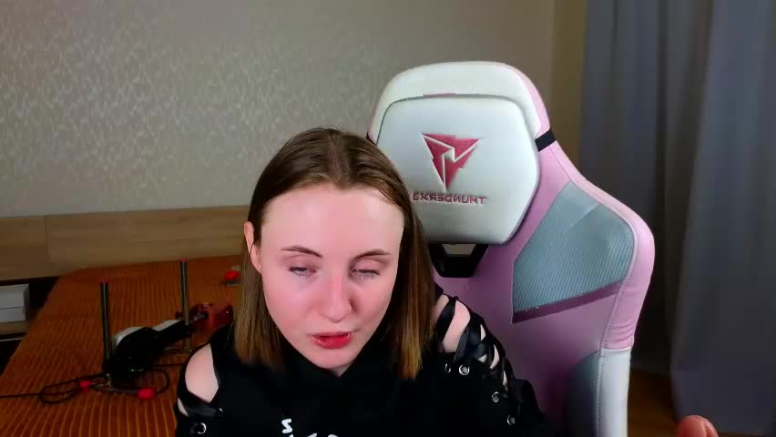 adelina_cowell Adult Chat May 20, 2026