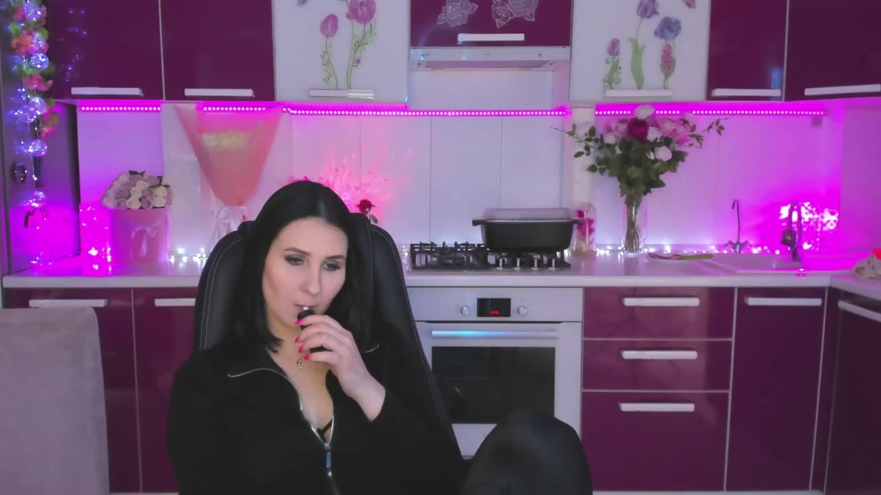 Olivija2020 Adult Chat May 20, 2026