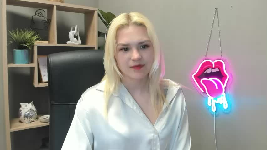 lilysweetxo Adult Chat May 20, 2026