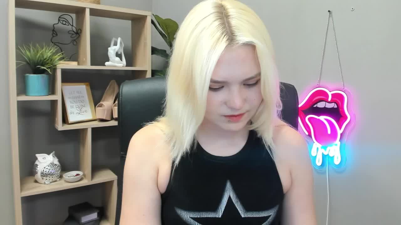 SweetLilyxo Adult Chat May 20, 2026