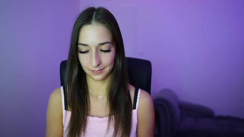 crystalbrunette18 Adult Chat May 20, 2026