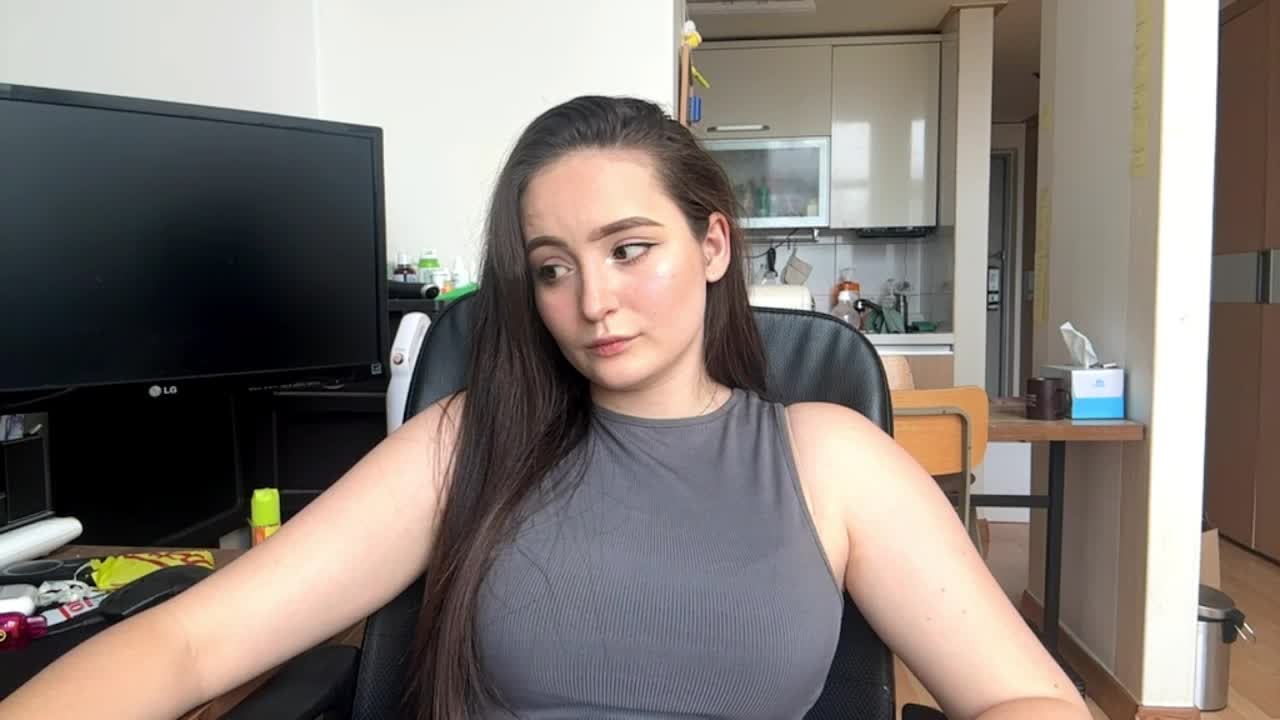 EmillyCarte Adult Chat May 20, 2026