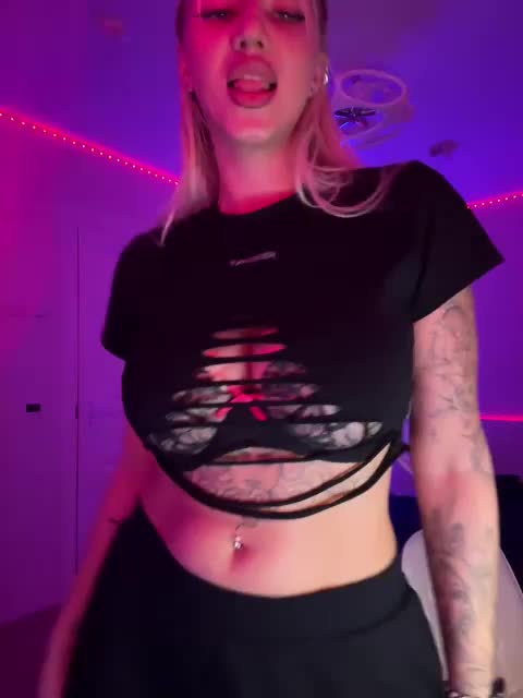-AmazingBlonde- Adult Chat May 21, 2026