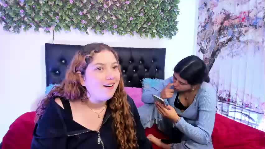 zoe_and_valeria Adult Chat May 21, 2026