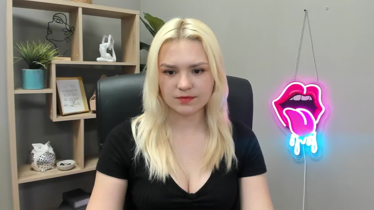 SweetLilyxo Adult Chat May 22, 2026