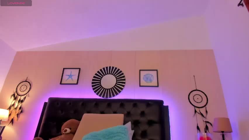 _oliviajoness Adult Chat May 23, 2026