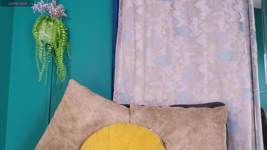 layla_17 Adult Chat May 23, 2026