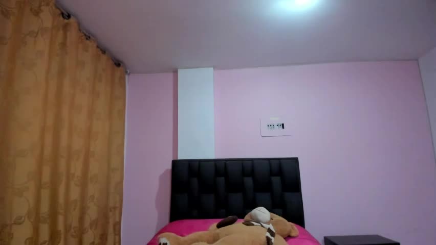 zoey_babyqueen19 Adult Chat May 23, 2026