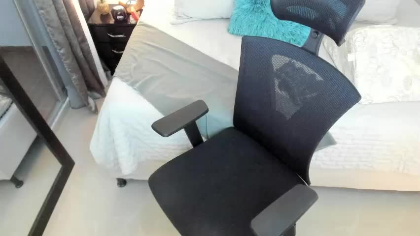 briana_hung Adult Chat May 23, 2026
