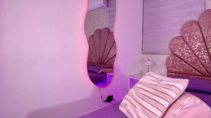 mia_collenss Adult Chat May 23, 2026