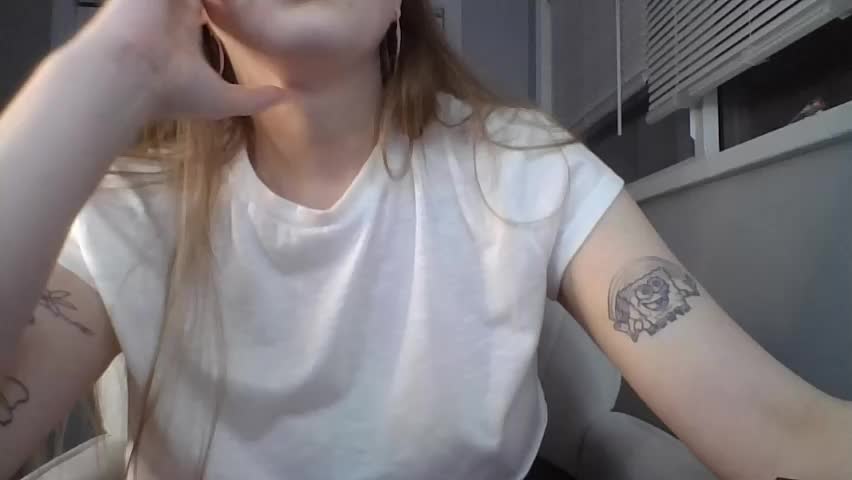 hotwifelili Adult Chat May 23, 2026